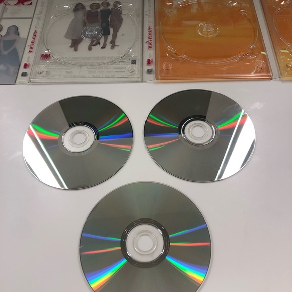 Sex and the City 4th Season DVD collection - Picture 3 of 3